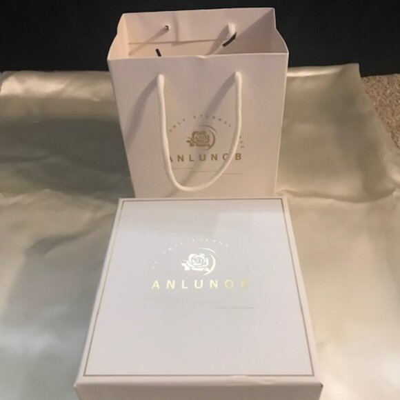 Beautiful Angel Purple Rose Figurine by ANLUNOB. The Only Eternal Rose. - Picture 5 of 6